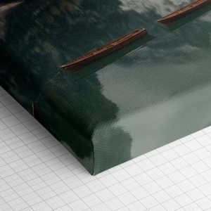 Λεπτομέρεια γωνίας του καμβά «Βαρκάδα στην Αλπική Λίμνη» — τυπωμένο πλαϊνό και ύφανση βαμβακερού καμβά