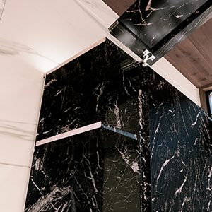 Αυτοκόλλητο για Ντουλάπια Μάρμαρο Μαύρο με Λευκά Νερά - Decotek 70730