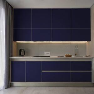 Μονόχρωμο Αυτοκόλλητο για Ντουλάπια Κουζίνας Σκούρο Μπλε – Decotek 500105