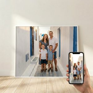 Τετράγωνο πόστερ σε κάδρο με οικογενειακή φωτογραφία