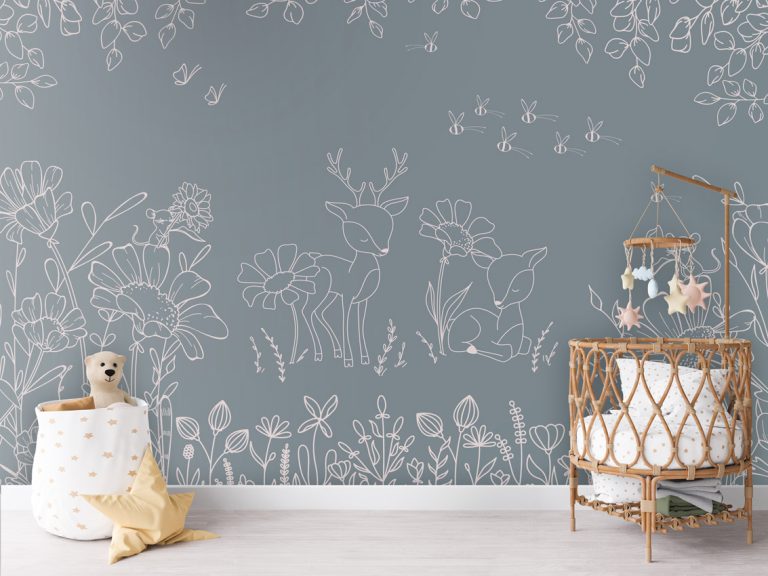 Φωτοταπετσαρία Deer Doodles Blue σε παιδικό δωμάτιο με ψάθινη κούνια