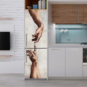 Αυτοκόλλητο ψυγείου Χέρια που Αγγίζονται — δύο χέρια που τεντώνονται το ένα προς το άλλο, σε πέτρινο φόντο, τοποθετημένο σε